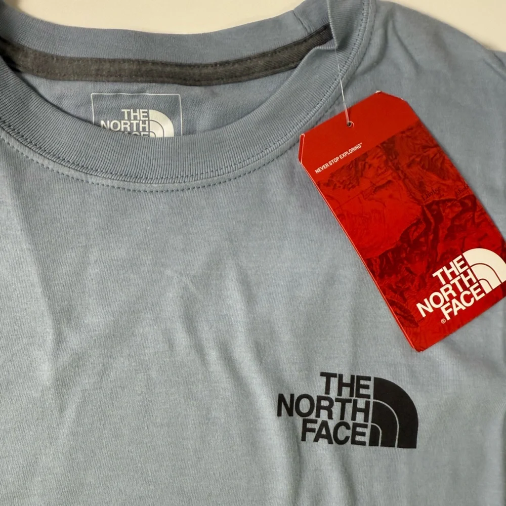 The North Face Standard Fit T-Shirt Bundle of 2 New NWT Graphic Tees - Picture 4 of 10